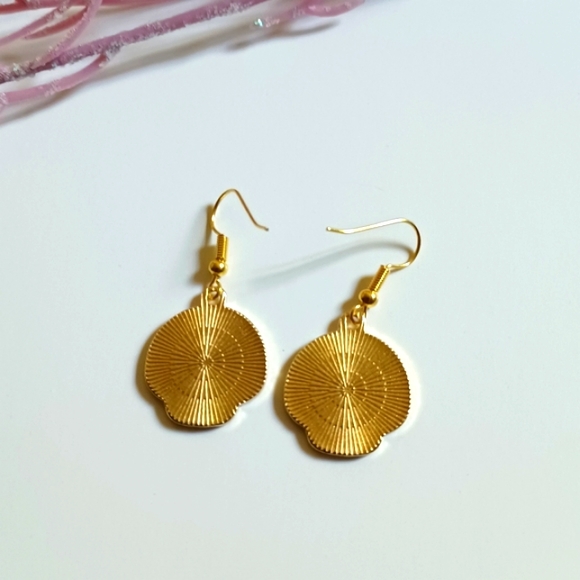 Nintendo Super Mario Bros. 1up Mushroom Oil Painted Handmade Earrings - Picture 4 of 5